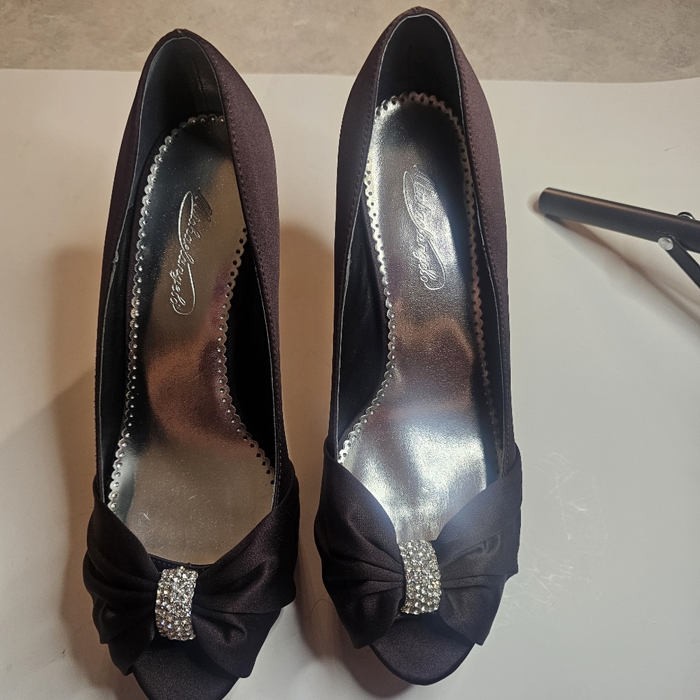 MICHAELANGELO BURGUNDY SATIN DIANA PEEP TOE STILETTO HEELS SIZE 11M ELEGANT